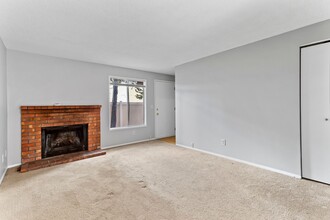 8311-8315-8315 SE 17th Ave in Portland, OR - Building Photo - Building Photo