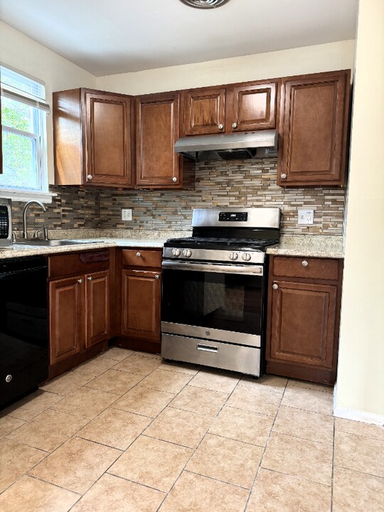 9450 Fairgreen Ln in Philadelphia, PA - Building Photo