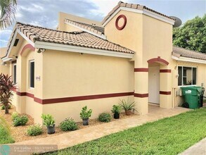 20554 SW 93rd Ave in Cutler Bay, FL - Building Photo - Building Photo