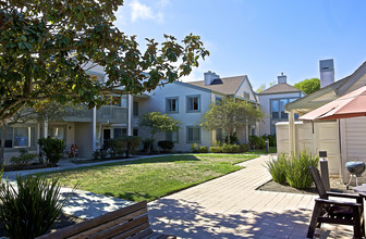 Via Pacifica Gardens in Aptos, CA - Building Photo - Building Photo