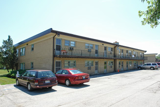 King Arthur Apartments in Northlake, IL - Building Photo - Building Photo