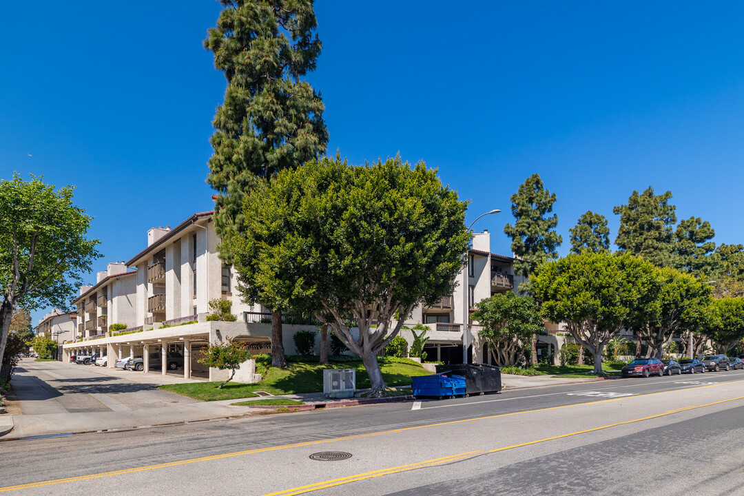 Villas Del Rey in Playa Del Rey, CA - Building Photo