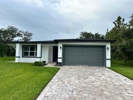 2514 W Lawrence Ct in Citrus Springs, FL - Building Photo
