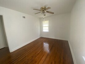 7 Chippewa Dr in Savannah, GA - Building Photo