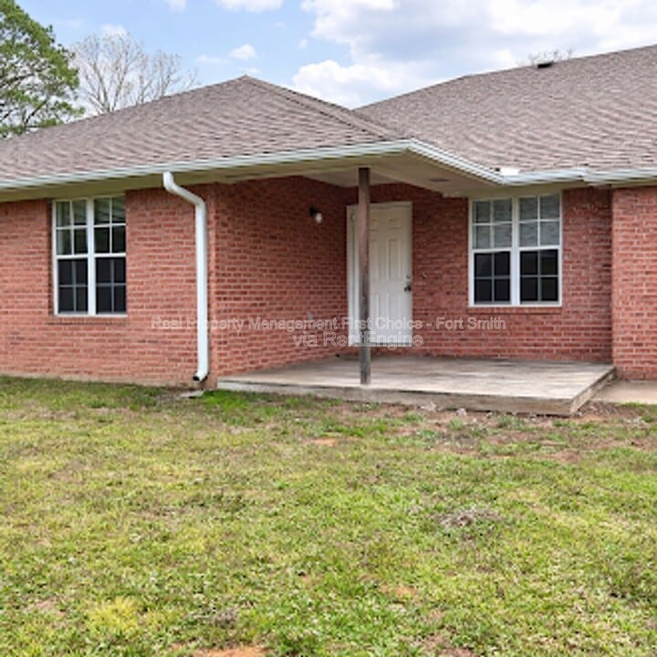 230 W Gary St in Greenwood, AR - Building Photo