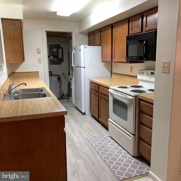 13062 Shadyside Ln, Unit 96-6 in Germantown, MD - Foto de edificio