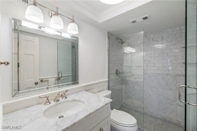 property at 2600 Gulf Shore Blvd N