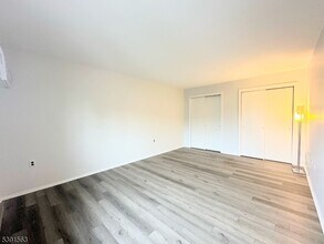 70 Farm Rd in Hillsborough Township, NJ - Building Photo - Building Photo