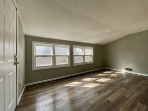 98 Manitoba Ave W in St. Paul, MN - Building Photo - Building Photo