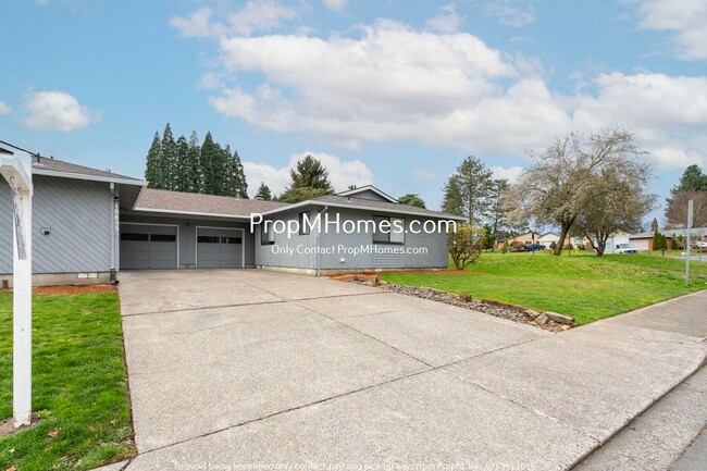 18853 SW Butternut St in Beaverton, OR - Building Photo - Building Photo