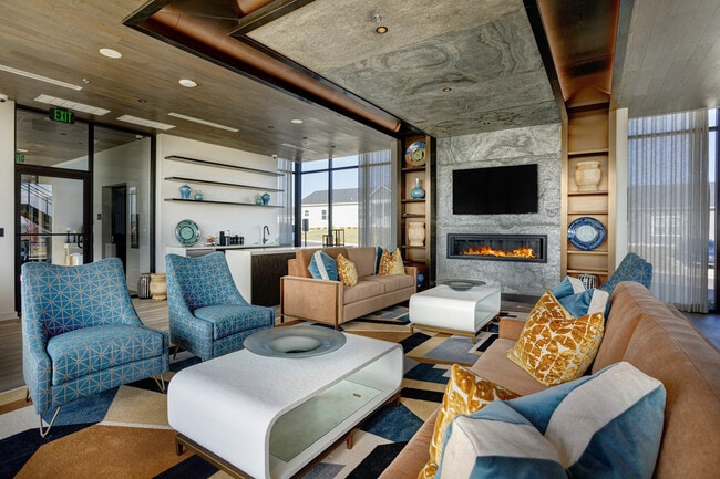 Monrovia Hill in Huntsville, AL - Building Photo - Building Photo