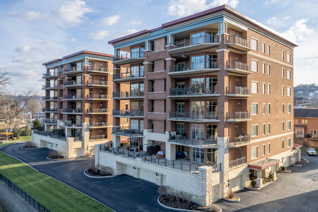 Waters Edge at Bellevue in Bellevue, KY - Building Photo