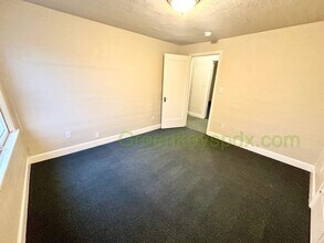 1136 SW Gibbs St in Portland, OR - Building Photo - Building Photo