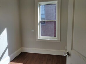 98 Myrtle St, Unit 6 in Boston, MA - Foto de edificio - Building Photo