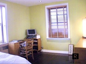 50 E 8th St-Unit -3-J in New York, NY - Building Photo - Building Photo