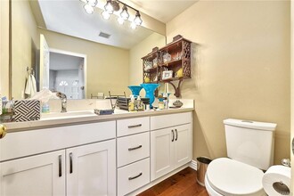 9 La Quinta in Irvine, CA - Building Photo - Building Photo