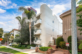 11822 Goshen Ave in Los Angeles, CA - Building Photo - Primary Photo