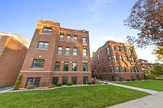 1139 Oak Ave, Unit 1139-e1 in Evanston, IL - Foto de edificio - Building Photo