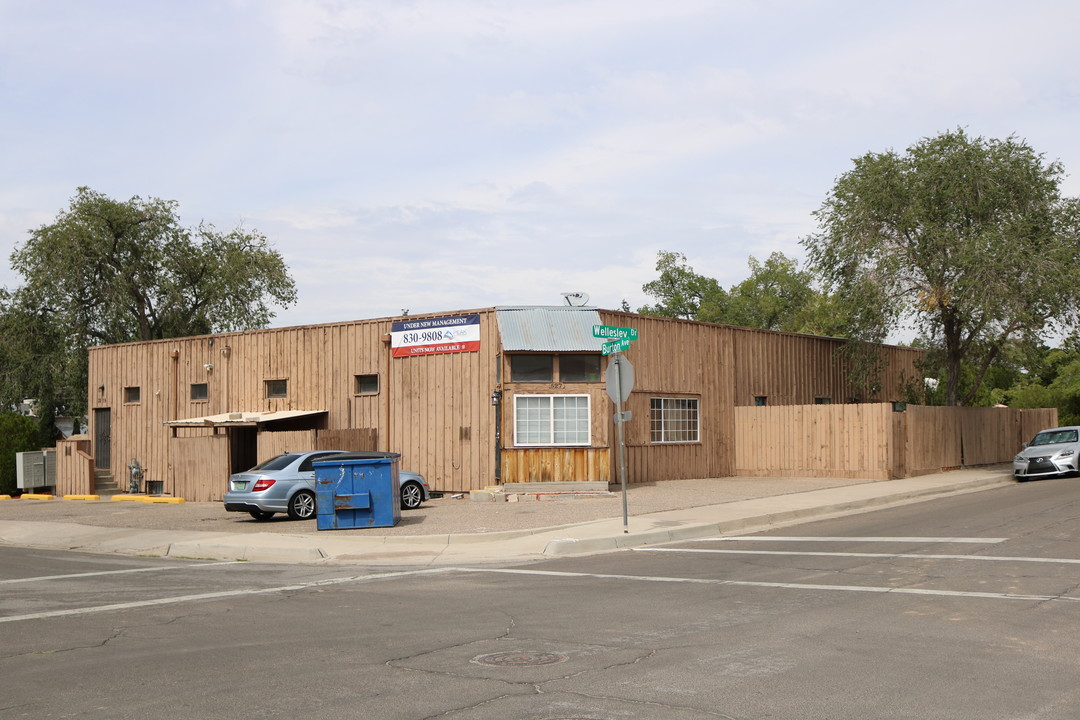 Burton Wellesley Apartments in Albuquerque, NM - Building Photo