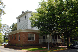 Kings Court Apartments in Dover, DE - Foto de edificio - Building Photo