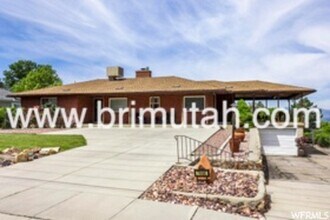7444 S 2300 E in Cottonwood Heights, UT - Building Photo - Building Photo