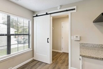 259 E Castle Harbour Dr in Friendswood, TX - Foto de edificio - Building Photo