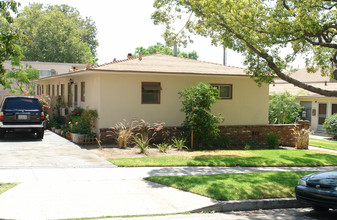 624 E Cypress Ave in Burbank, CA - Building Photo - Building Photo