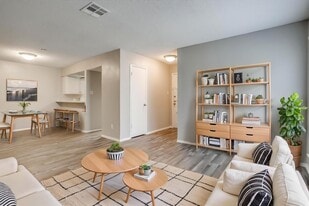 Highland Cove in Waco, TX - Building Photo