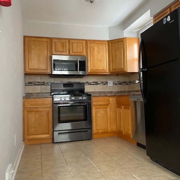 210 Lockart Terrace in Philadelphia, PA - Building Photo