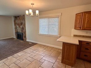 3308 East Fort Union Blvd in Cottonwood Heights, UT - Building Photo - Building Photo