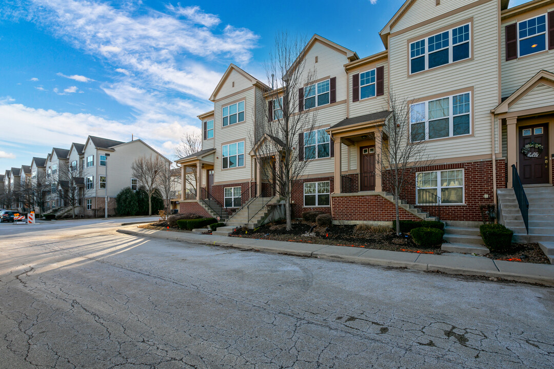 220 Laurel Ave in Des Plaines, IL - Building Photo