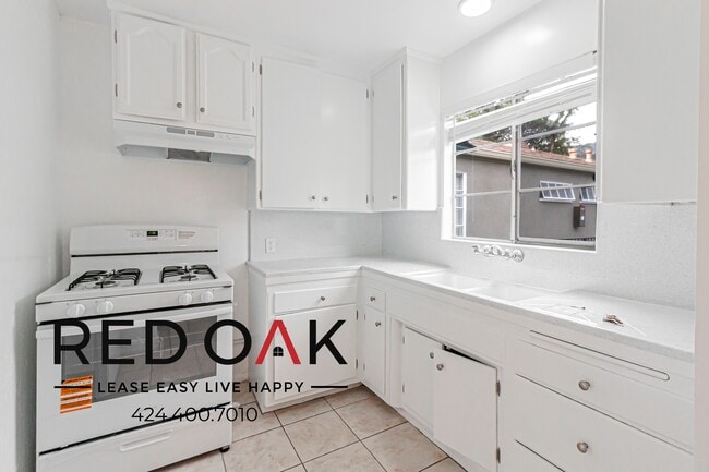 609 W Foothill Blvd in Monrovia, CA - Building Photo - Building Photo