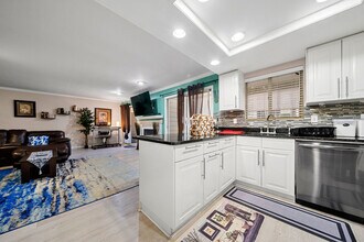 23 Doranne Ct in Smyrna, GA - Building Photo - Building Photo