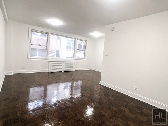 property at 160 E 55th St