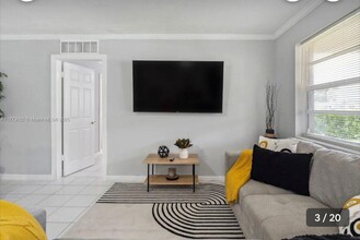 3201 Jackson Blvd in Fort Lauderdale, FL - Building Photo - Building Photo