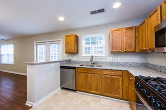 10420 Haddington Dr in Charlotte, NC - Building Photo - Building Photo