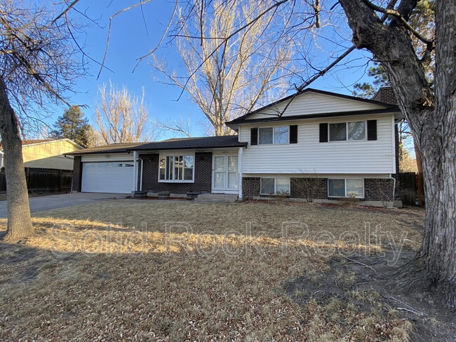 4811 Villa Cir in Colorado Springs, CO - Foto de edificio - Building Photo