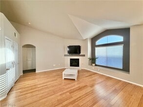 4930 Black Bear Rd in Las Vegas, NV - Building Photo - Building Photo