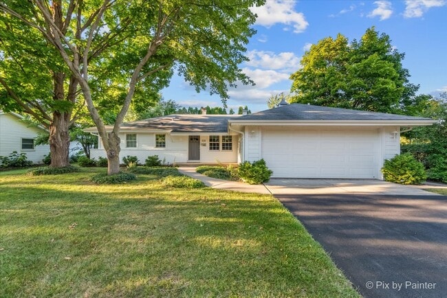 property at 838 E Harriet Ln