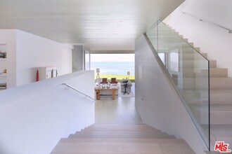 23956 Malibu Rd in Malibu, CA - Building Photo - Building Photo