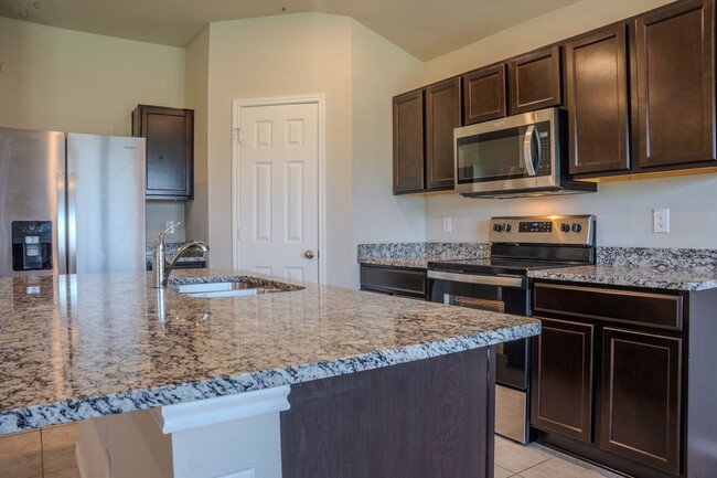 5103 Karen Grn Dr in Killeen, TX - Foto de edificio - Building Photo