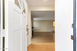 29111 Thousand Oaks Blvd in Agoura Hills, CA - Building Photo - Building Photo