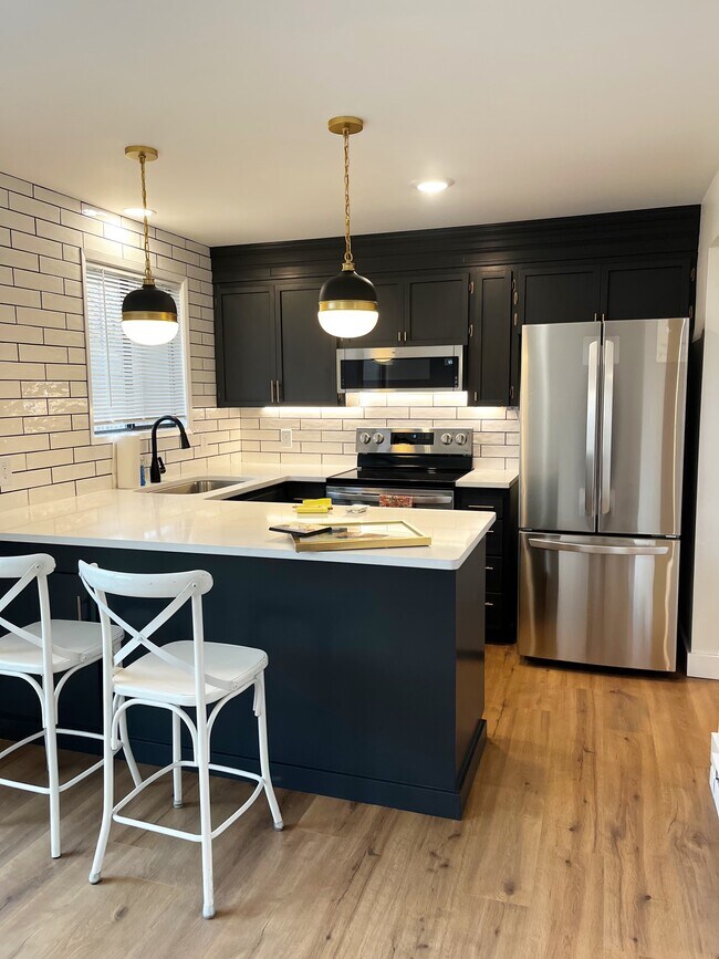 property at 1925 Plaza Way