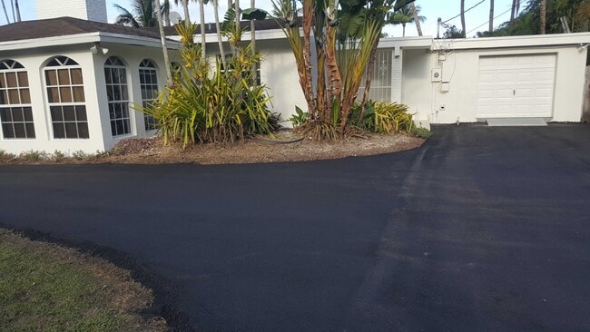 11455 SW 82nd Ave in Miami, FL - Foto de edificio - Building Photo