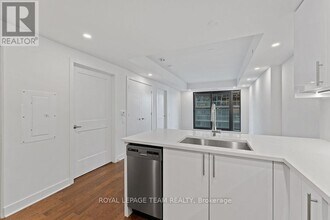 180 George St in Ottawa, ON - Building Photo - Building Photo