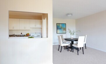 555 Berkshire in London, ON - Building Photo - Building Photo