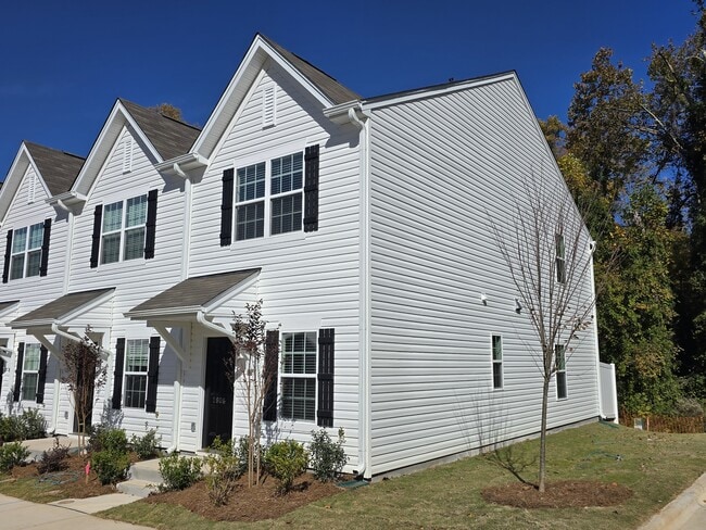1806 Autumn Mist Dr in Winston-Salem, NC - Building Photo - Building Photo