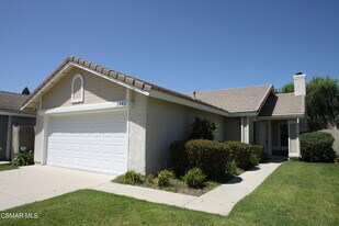 5443 Camino Compadre in Camarillo, CA - Building Photo