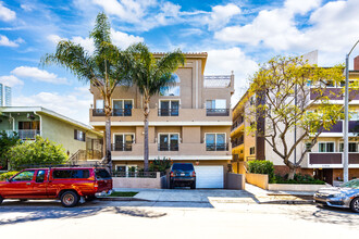 11910 Goshen Ave in Los Angeles, CA - Building Photo - Building Photo