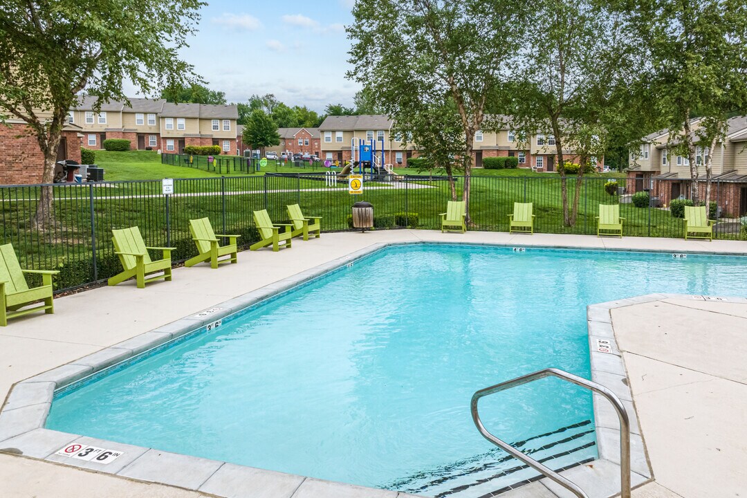 Stonehedge Townhomes in Kansas City, KS - Building Photo